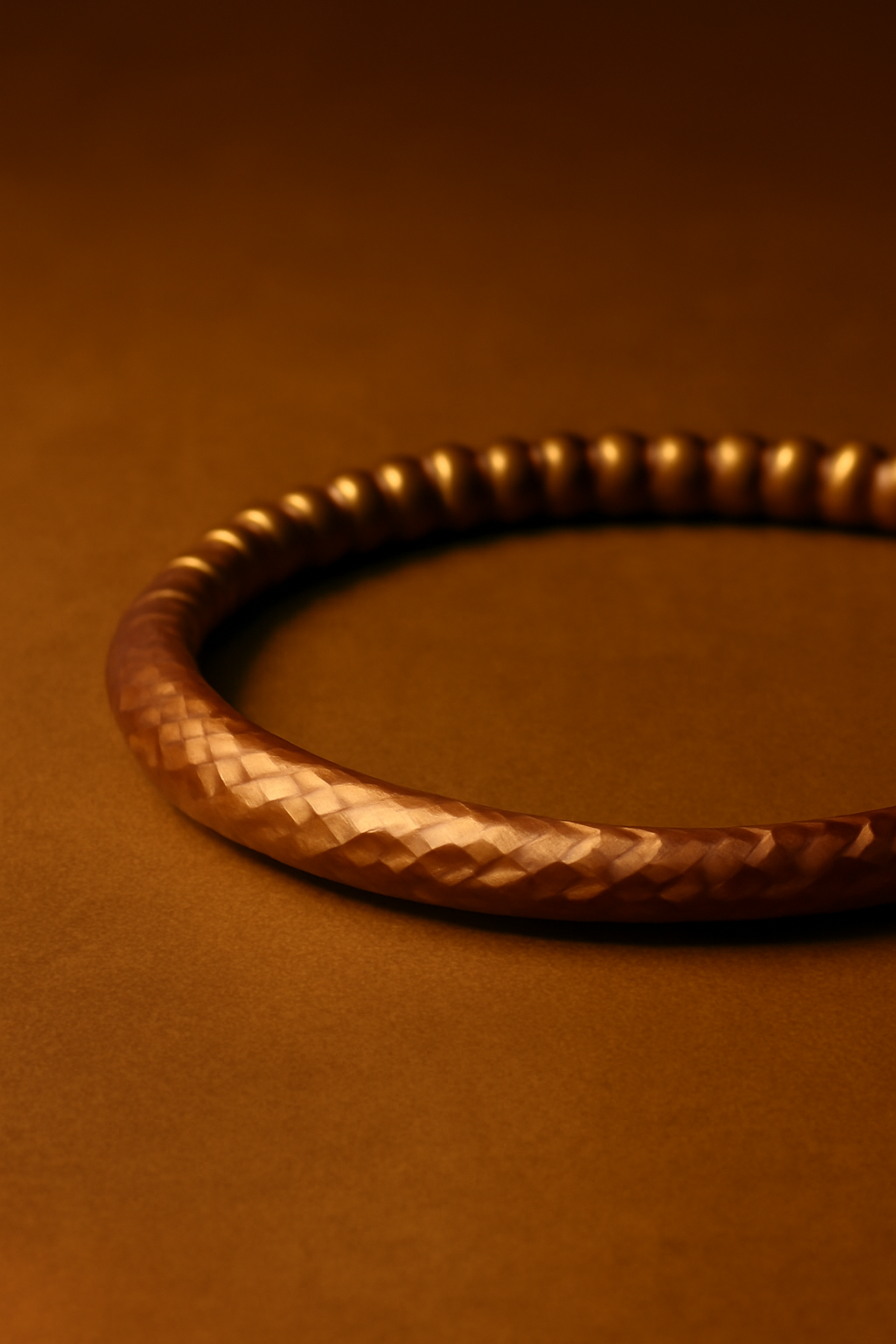 Hand-Hammered Pure Copper Bracelet - Retro Style, Unique Design for Timeless Elegance