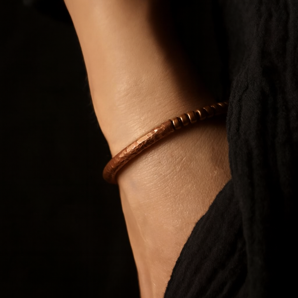 Hand-Hammered Pure Copper Bracelet - Retro Style, Unique Design for Timeless Elegance