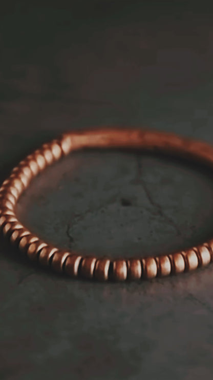 Hand-Hammered Pure Copper Bracelet - Retro Style, Unique Design for Timeless Elegance